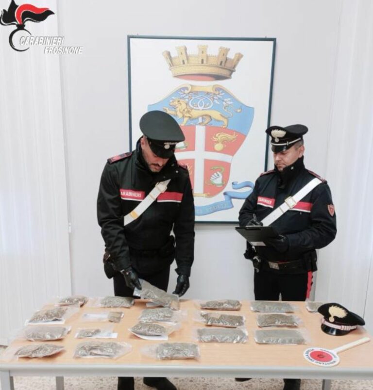 Cassino, in bicicletta con 2 kg di marijuana. Arrestato 36enne