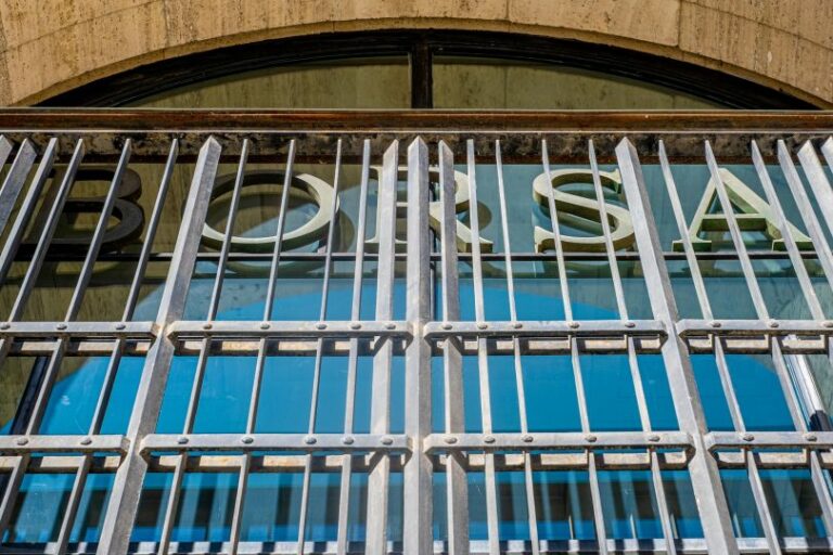 Piazza Affari avvio positivo, mercati attendisti