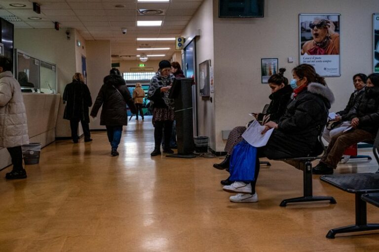 Servizi di pubblica utilità sempre meno utilizzati dagli italiani