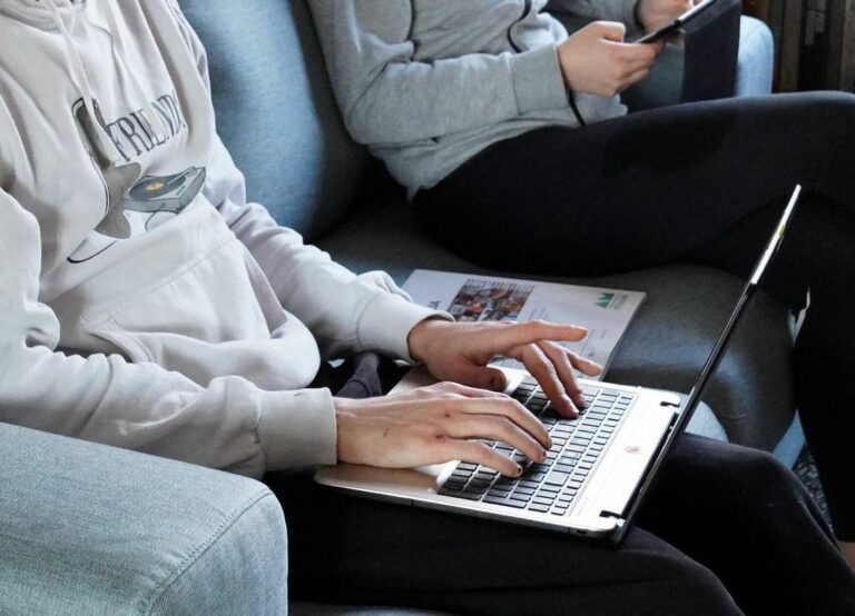 Irrequieti ed esploratori, l’identikit dei navigatori under 16