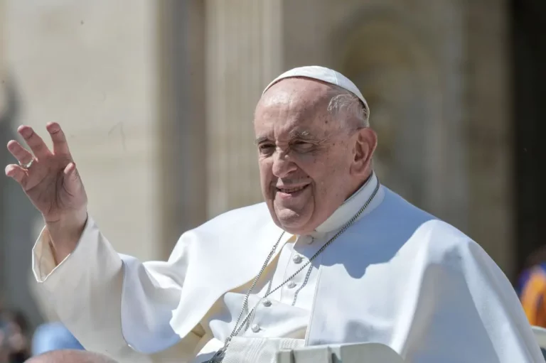 بابا الفاتيكان: الخطر الأسوأ اليوم هو الأيديولوجية الجنسانية