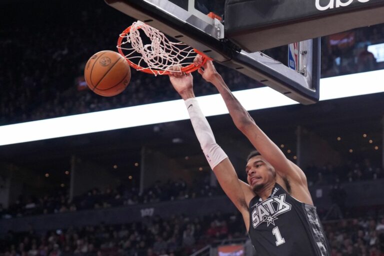 San Antonio sorprende OKC, vincono Denver, Lakers e Phoenix