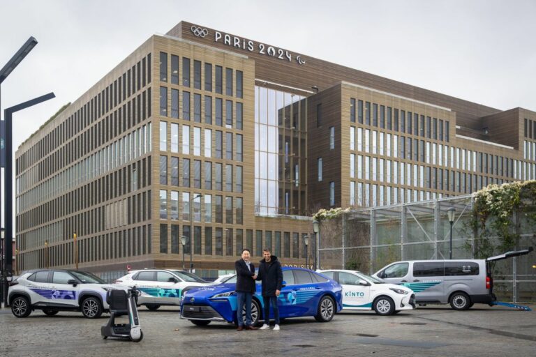 Toyota consegna prime auto per Giochi Olimpici e Paralimpici di Parigi