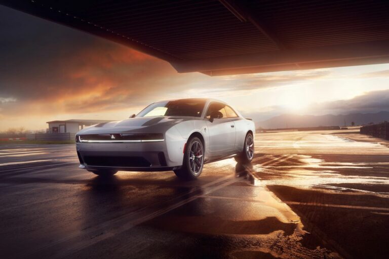 Dodge presenta la prima Charger elettrica