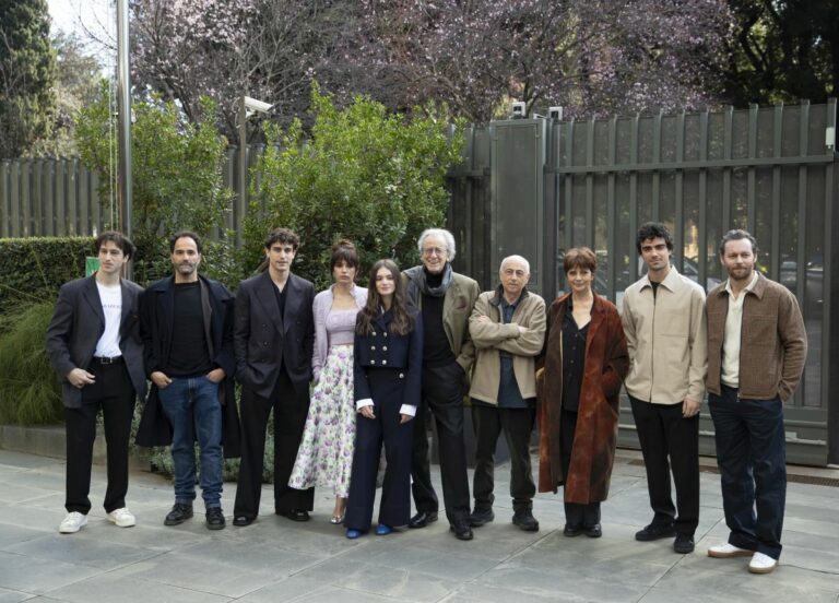 Su Rai1 Alda Merini rivive in “Folle d’amore”