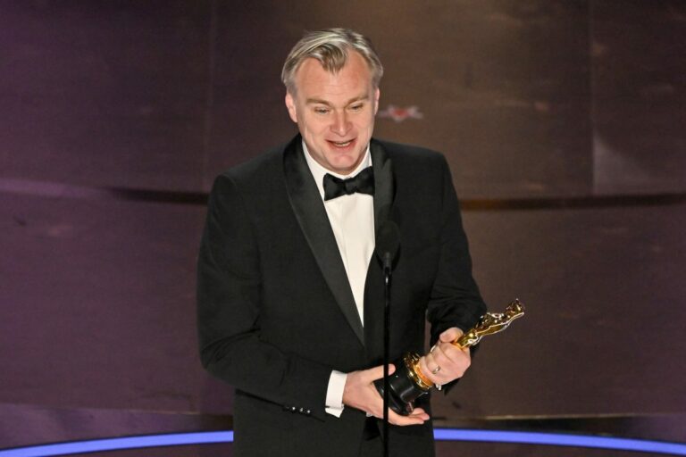 أوبنهايمر يفوز بالأوسكار وخيبة أمل تصيب أنا كابتن