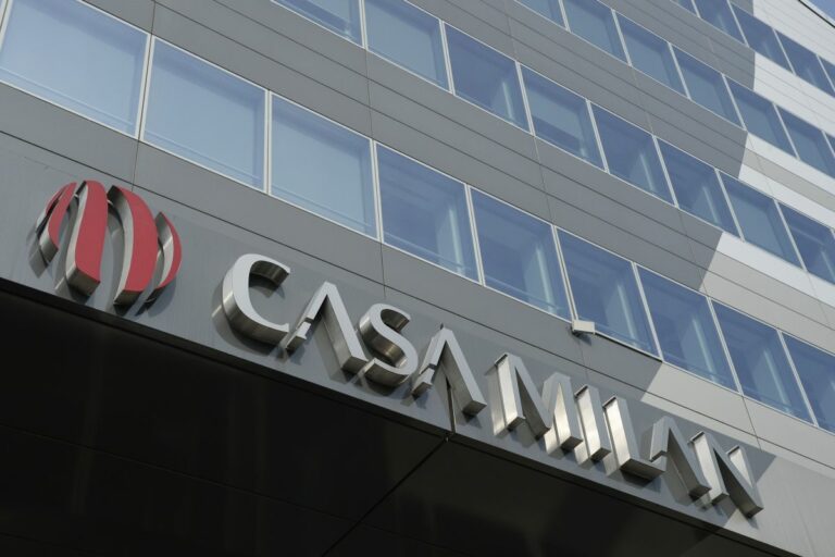 Perquisita la sede del Milan, indagati Furlani e Gazidis