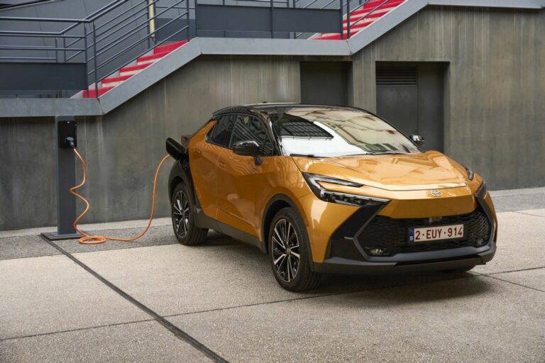 Toyota C-HR Plug-in Hybrid, una concept car per la strada