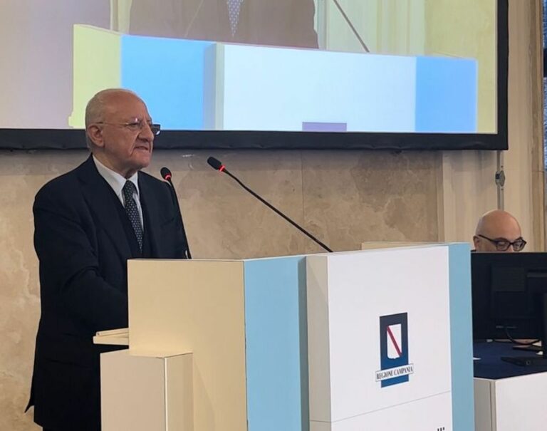 Campania, De Luca “Miracoli per garantire prospettive lavoratori Fos”