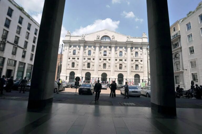Apertura in rialzo a Piazza Affari