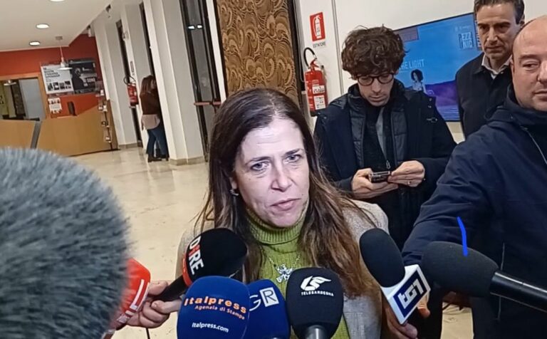 Domani assemblea M5S a Tramatza. Todde preme per nuova giunta