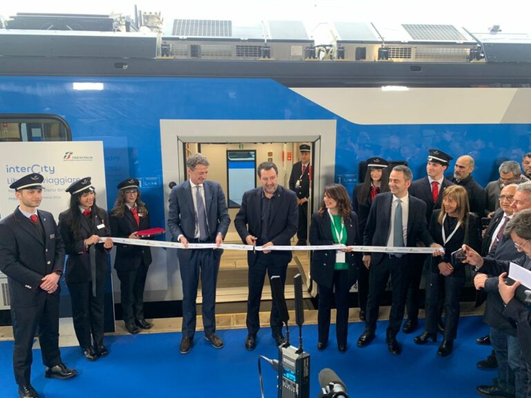 Nuovo treno ibrido Intercity collegherà Reggio Calabria a Taranto