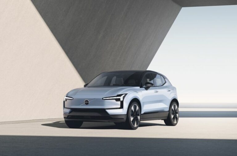Volvo EX30 premiata come World Urban Car 2024