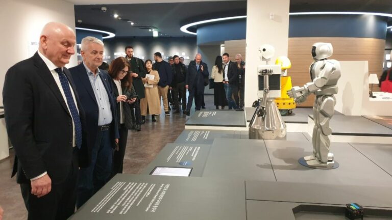 Colla “Costruire un rapporto strutturale con la Corea del Sud”