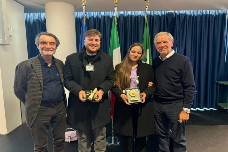 فونتانا يكافئ ممرضان أنقذا رجلاً في مترو الأنفاق بميلانو