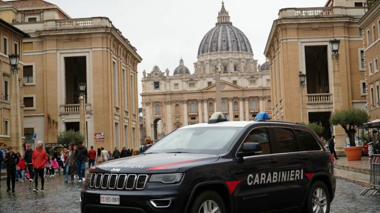 Intensificati controlli nei pressi di Piazza San Pietro, arresti e denunce