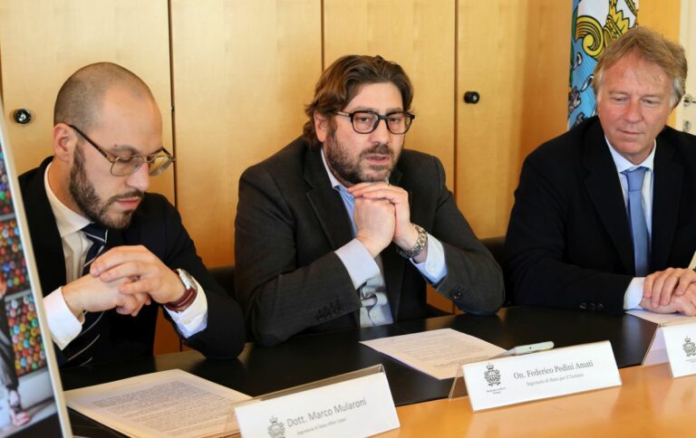 L’artista Kobra a San Marino per celebrare i 40 anni di relazioni ufficiali con il Brasile