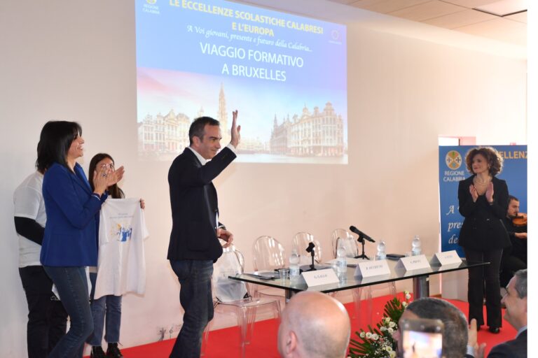 Occhiuto “Viaggio studio a Bruxelles per 66 studenti calabresi”