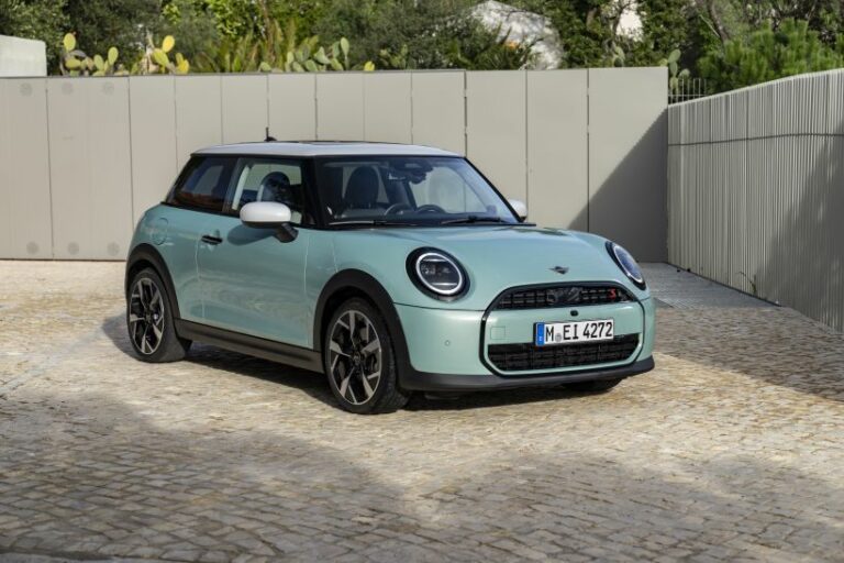 Nuova Mini Cooper S Classic, prestazioni sportive