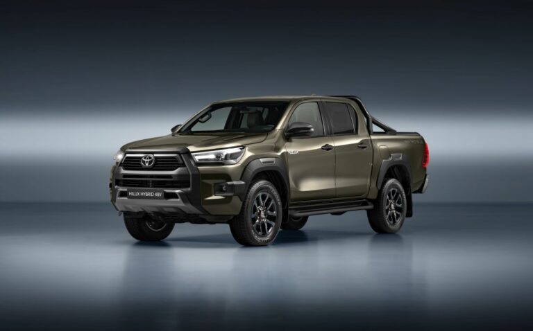 Toyota apre gli ordini della gamma Hilux 2024