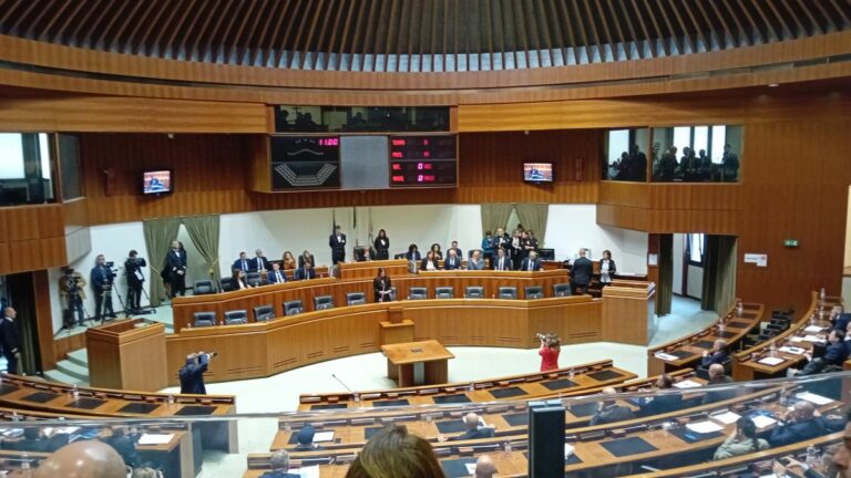 Via alla XVII legislatura, presentati gli assessori della giunta Todde