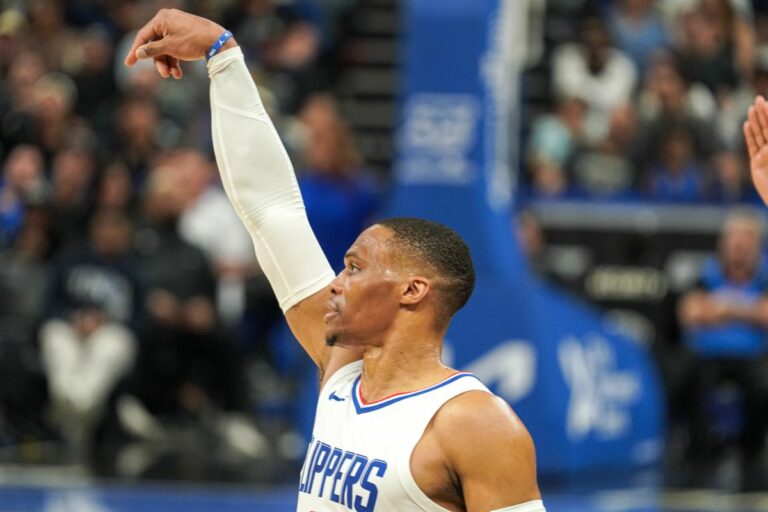 Clippers e Dallas ai play-off, Milwaukee risorge contro Boston