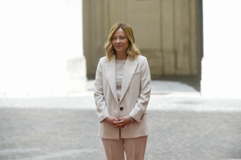 ميلوني: ضرورة بناء مستقبل مستدام لعالم النبيذ