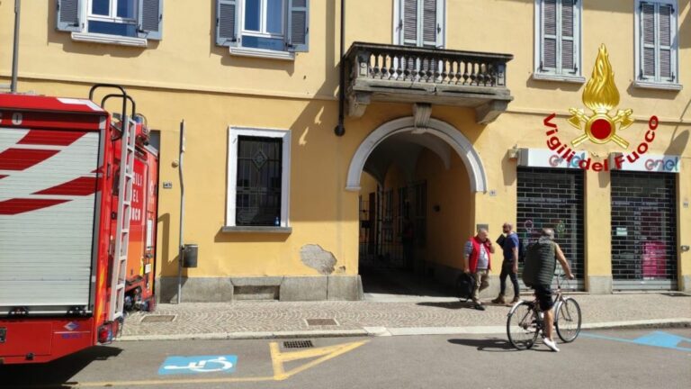 Magenta, crolla tetto durante lavori ristrutturazione. Morto operaio