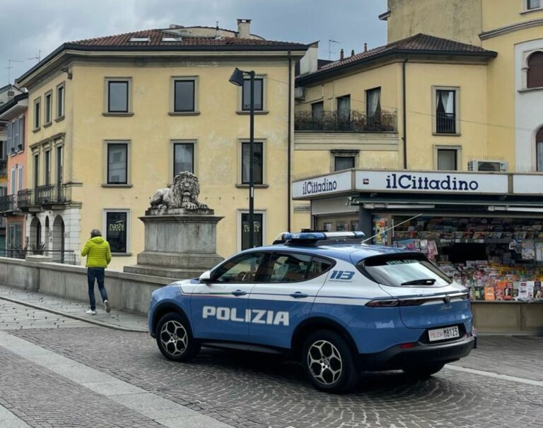 Monza, picchiano e rapinano un giovane. Arrestati in pieno centro