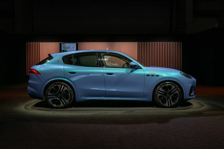 Maserati accende i riflettori sulla nuova era elettrica