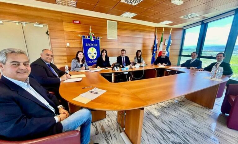 Ok dalla Giunta Calabria al Piano contro gli incendi boschivi 2024