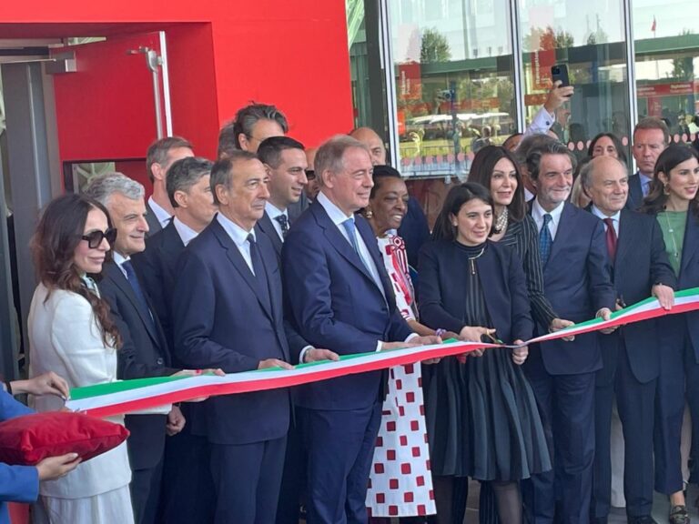 Milano, inaugurato Salone del Mobile. 1.950 espositori da 35 paesi