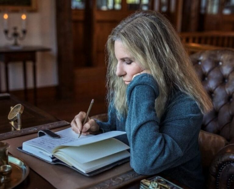 باربرا سترايسند تعود بأغنية الحب سيبقى