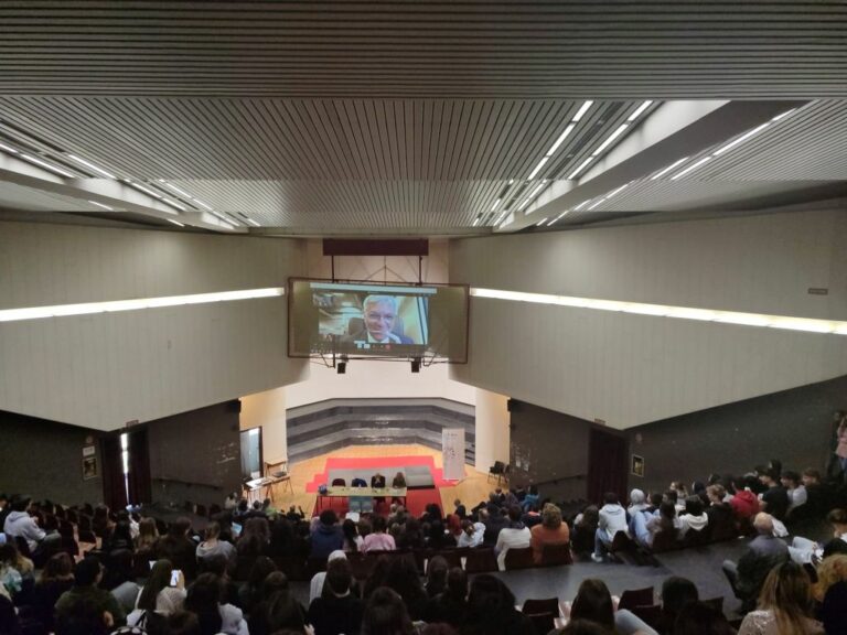 Milano, le professioni sanitarie incontrano studenti scuole superiori