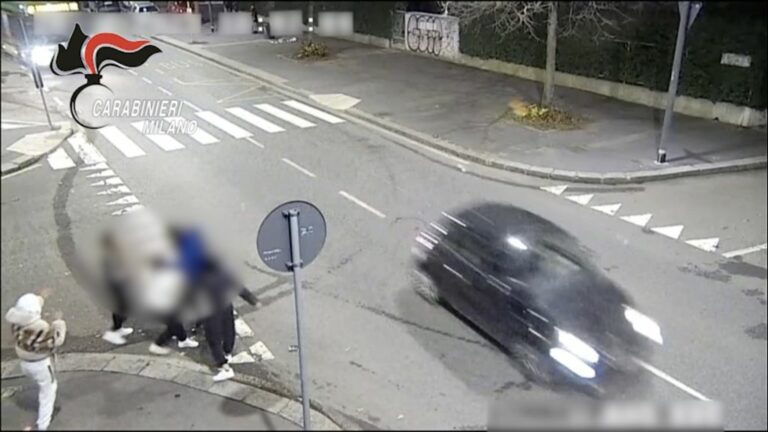 Milano, sfregiarono 31enne durante aggressione. Due misure cautelari