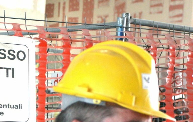 Mazzetti “Presentata risoluzione con correttivi a codice appalti”