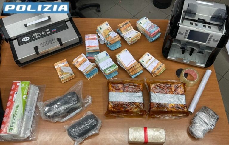 Milano, 70mila euro e 5 kg di droga nella soppressata. Due arresti