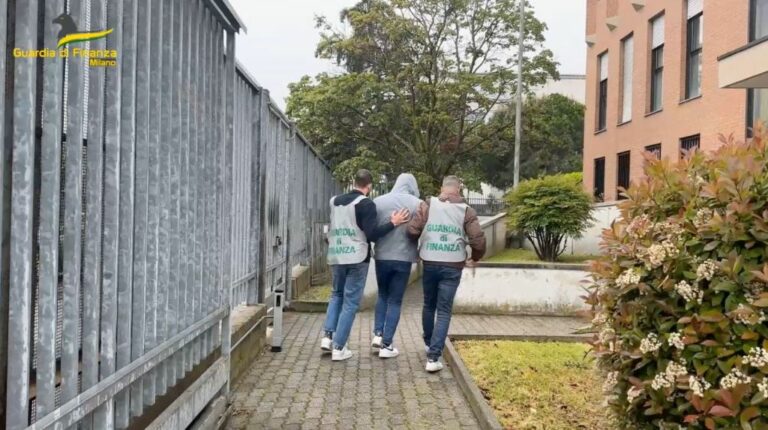 Milano, truffava il fisco e girava in Lamborghini. Arrestato