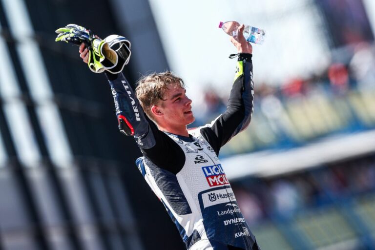 Moto3, in Spagna vince Veijer davanti a Munoz e Ortola