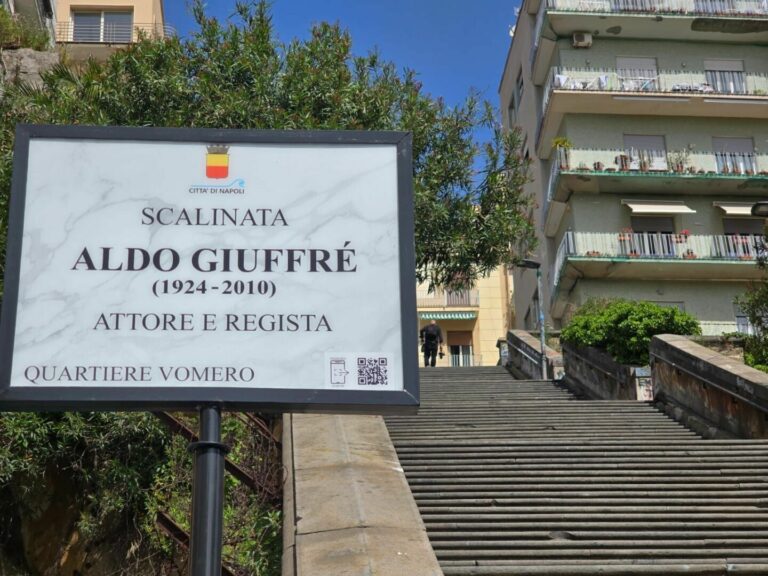 A Napoli una scalinata per Aldo Giuffrè