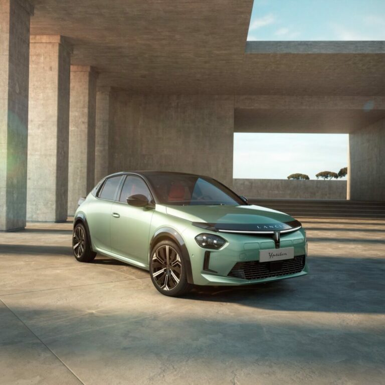 Al via gli ordini dell’intera gamma della nuova Lancia Ypsilon