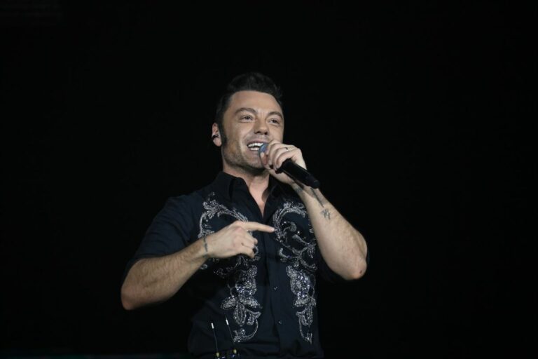 Tiziano Ferro “Imparate a mettervi nei panni di chi è diverso da voi”