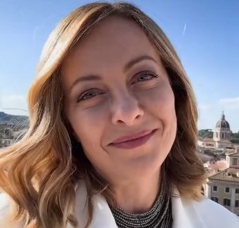 ميلوني: الأمهات لا يمكن تعويضهن