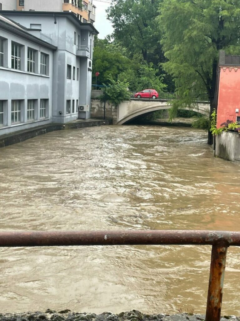 Maltempo a Monza, si chiudono i ponti sul Lambro in via precauzionale