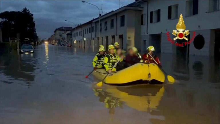 Danni e disagi per il maltempo a Milano e in Brianza, allagamenti ed evacuazioni