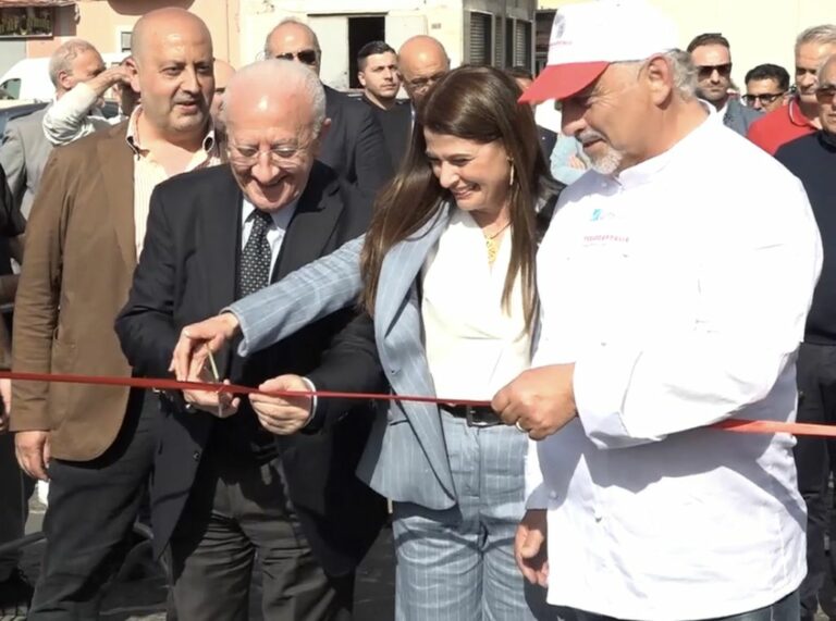 Al via in piazza Mercato a Napoli la prima edizione di Paneapolis