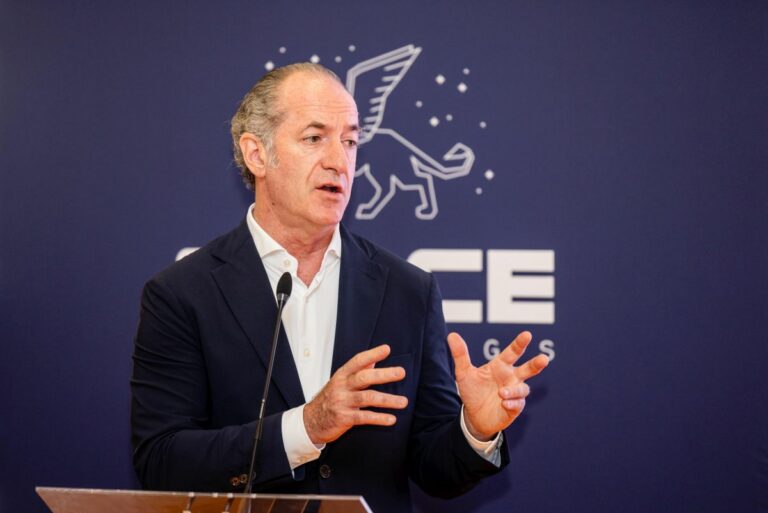 Zaia “Dati incoraggianti, Pil stimato al +0,8% nel 2004”