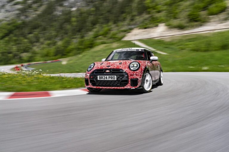 La nuova Mini John Cooper Works debutterà alla 24 Ore del Nurburgring
