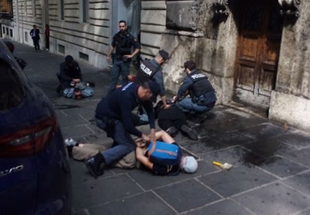 Attivisti di Ultima generazione imbrattano di nero il Ministero del Lavoro