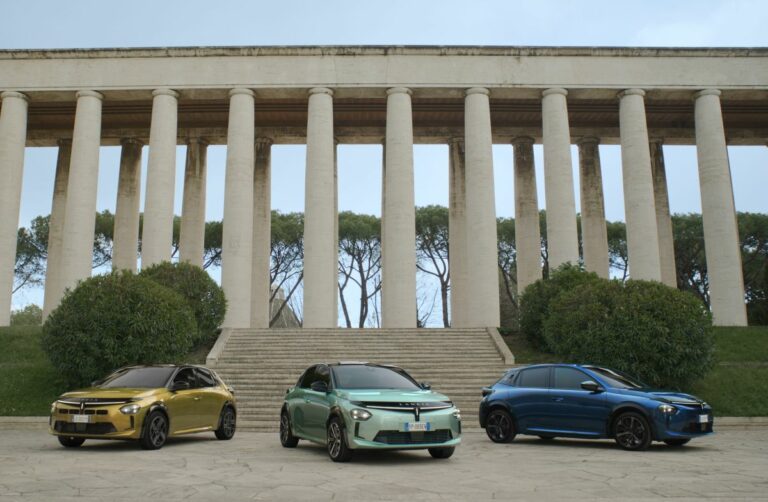 Nuova Lancia Ypsilon. Un’auto, quattro storie